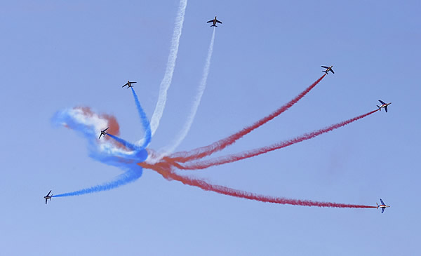 Aerial performance of the Patrouille de France flight demonstration team 